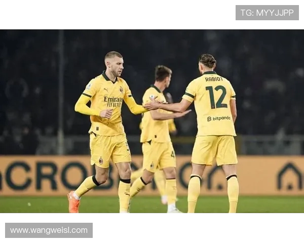 米兰双翼 1.2 亿笑傲意甲!普利西奇 + 莱奥成冠军标配(1) 米兰双翼 1.2 亿笑傲意甲!普利西奇 + 莱奥成冠军标配(1)